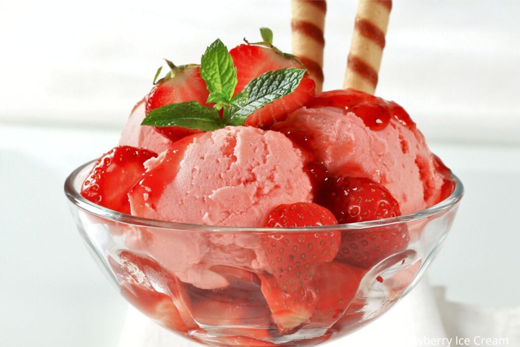 Homemade Dessert: Strawberry Ice Cream – Just 4 Ingredients!🍓